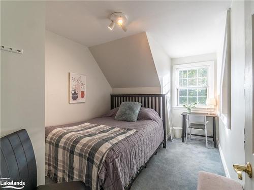 26 Coates Avenue, Bracebridge, ON - Indoor Photo Showing Bedroom