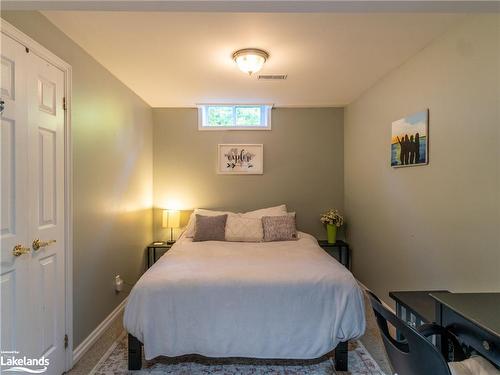 26 Coates Avenue, Bracebridge, ON - Indoor Photo Showing Bedroom