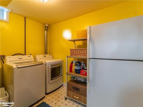 26 Coates Avenue, Bracebridge, ON - Indoor Photo Showing Laundry Room