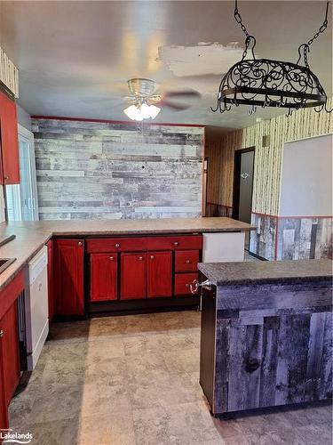 202 Point Street N, Stayner, ON - Indoor Photo Showing Kitchen