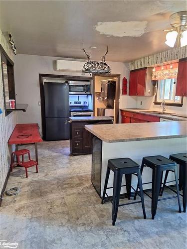 202 Point Street N, Stayner, ON - Indoor Photo Showing Kitchen With Double Sink