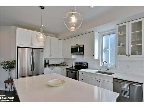 349 Yellow Birch Crescent, The Blue Mountains, ON - Indoor Photo Showing Kitchen With Upgraded Kitchen