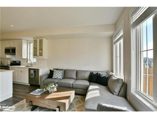 349 Yellow Birch Crescent, The Blue Mountains, ON - Indoor Photo Showing Living Room