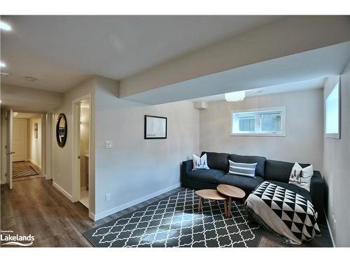 349 Yellow Birch Crescent, The Blue Mountains, ON - Indoor Photo Showing Living Room