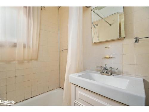 655 Evergreen Trail, Huntsville, ON - Indoor Photo Showing Bathroom