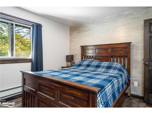 600055 50 Street S, Chatsworth, ON - Indoor Photo Showing Bedroom