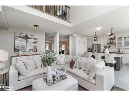 13 Autumn Drive, Wasaga Beach, ON - Indoor Photo Showing Living Room