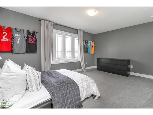 13 Autumn Drive, Wasaga Beach, ON - Indoor Photo Showing Bedroom