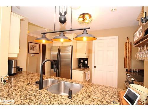 601-130 Steamship Bay Road, Gravenhurst, ON - Indoor Photo Showing Kitchen With Double Sink