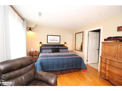 601-130 Steamship Bay Road, Gravenhurst, ON - Indoor Photo Showing Bedroom