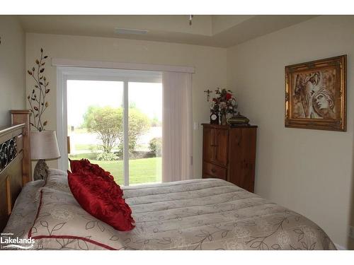 104-280 Aberdeen Boulevard, Midland, ON - Indoor Photo Showing Bedroom