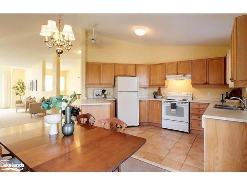 321 Balsam Street, Collingwood, ON - Indoor Photo Showing Kitchen With Double Sink