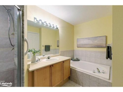 321 Balsam Street, Collingwood, ON - Indoor Photo Showing Bathroom