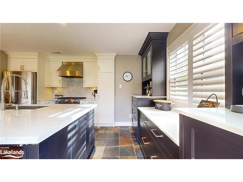 108 Liisa'S Lane, The Blue Mountains, ON - Indoor Photo Showing Kitchen With Upgraded Kitchen