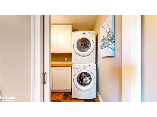 108 Liisa'S Lane, The Blue Mountains, ON - Indoor Photo Showing Laundry Room