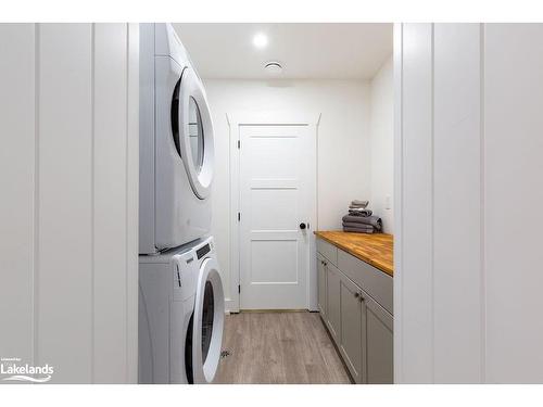 84 Swallowdale Road, Huntsville, ON - Indoor Photo Showing Laundry Room