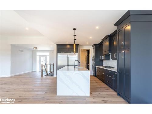 1778 Warminster Sideroad, Oro-Medonte, ON - Indoor Photo Showing Kitchen