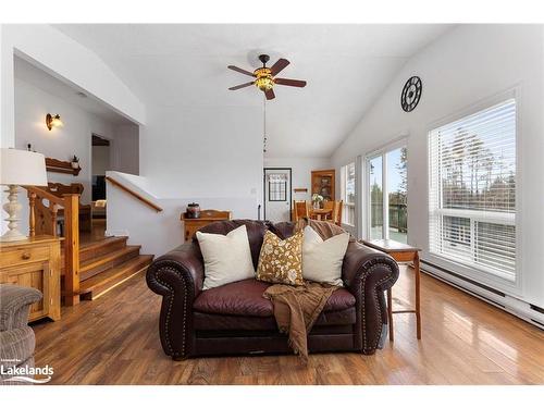 1751 Cedar Lane, Bracebridge, ON - Indoor Photo Showing Living Room