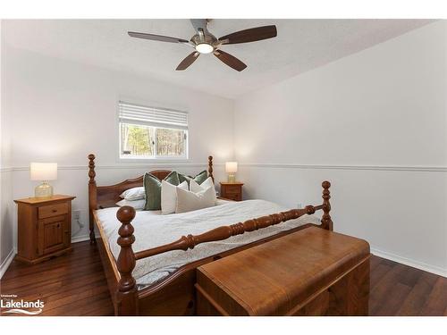 1751 Cedar Lane, Bracebridge, ON - Indoor Photo Showing Bedroom