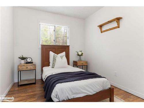 1751 Cedar Lane, Bracebridge, ON - Indoor Photo Showing Bedroom