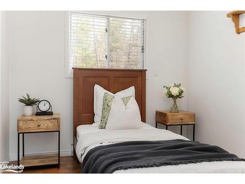 1751 Cedar Lane, Bracebridge, ON - Indoor Photo Showing Bedroom