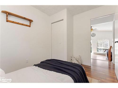 1751 Cedar Lane, Bracebridge, ON - Indoor Photo Showing Bedroom