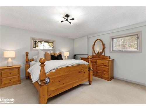 1751 Cedar Lane, Bracebridge, ON - Indoor Photo Showing Bedroom