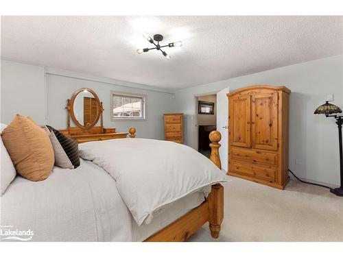 1751 Cedar Lane, Bracebridge, ON - Indoor Photo Showing Bedroom