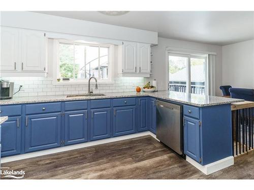 221 Maple Street, Bracebridge, ON - Indoor Photo Showing Kitchen With Upgraded Kitchen