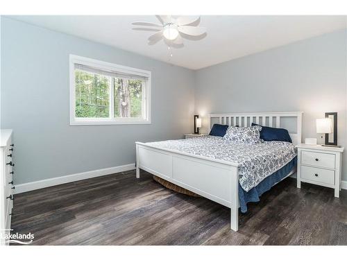 221 Maple Street, Bracebridge, ON - Indoor Photo Showing Bedroom