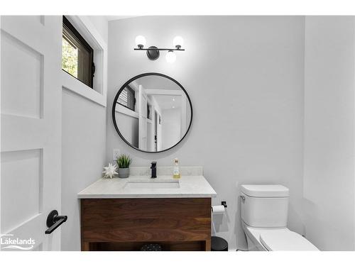 722 Muskoka Road 10 Road, Huntsville, ON - Indoor Photo Showing Bathroom