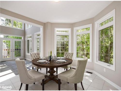 16 Leeds Court, Bracebridge, ON - Indoor Photo Showing Dining Room