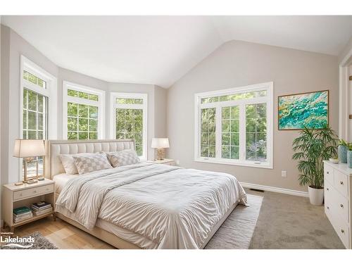 16 Leeds Court, Bracebridge, ON - Indoor Photo Showing Bedroom