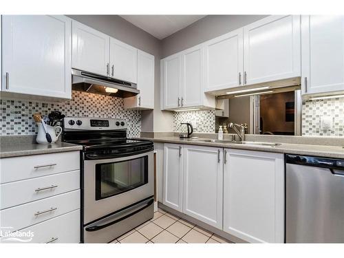 307-54 Fittons Road W, Orillia, ON - Indoor Photo Showing Kitchen