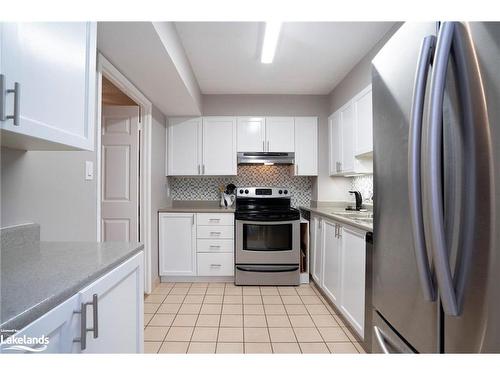 307-54 Fittons Road W, Orillia, ON - Indoor Photo Showing Kitchen