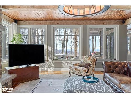 177 Osprey Heights Road, Grey Highlands, ON - Indoor Photo Showing Living Room