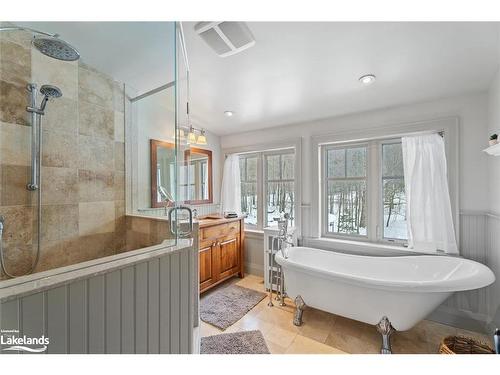 177 Osprey Heights Road, Grey Highlands, ON - Indoor Photo Showing Bathroom