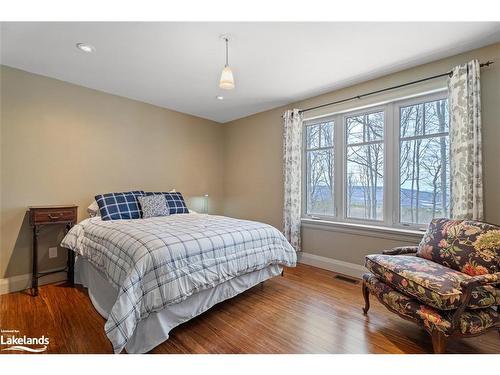 177 Osprey Heights Road, Grey Highlands, ON - Indoor Photo Showing Bedroom