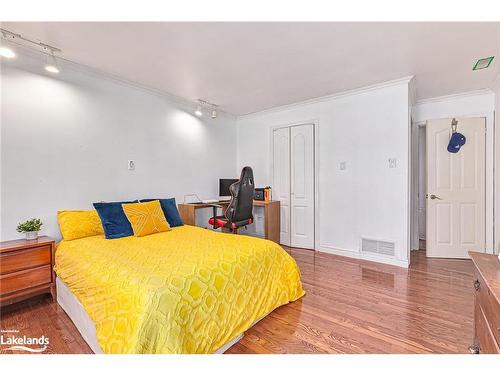 419 Seventh Street, Collingwood, ON - Indoor Photo Showing Bedroom