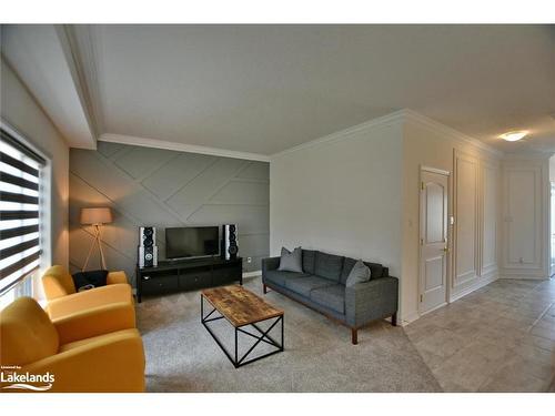 11 Spencer Street, Collingwood, ON - Indoor Photo Showing Living Room