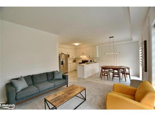 11 Spencer Street, Collingwood, ON - Indoor Photo Showing Living Room