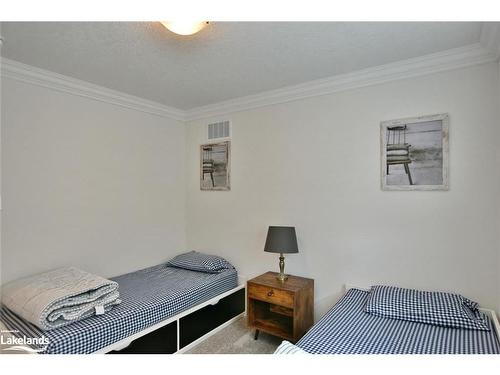 11 Spencer Street, Collingwood, ON - Indoor Photo Showing Bedroom