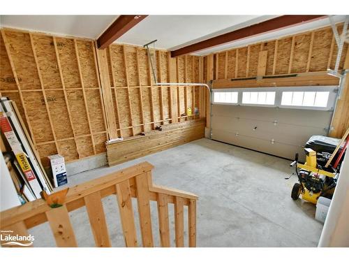 11 Spencer Street, Collingwood, ON - Indoor Photo Showing Garage