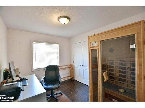 81 52Nd Street S, Wasaga Beach, ON - Indoor Photo Showing Office