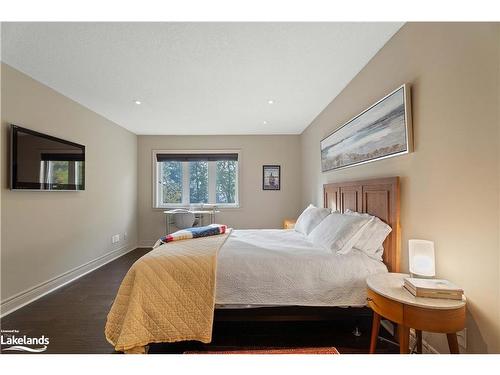 1-1 Donald Drive, Port Carling, ON - Indoor Photo Showing Bedroom