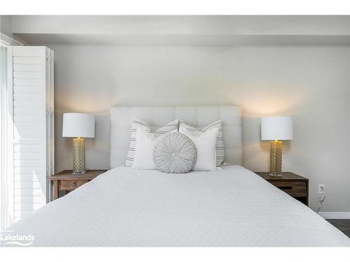 373 Mariners Way, Collingwood, ON - Indoor Photo Showing Bedroom