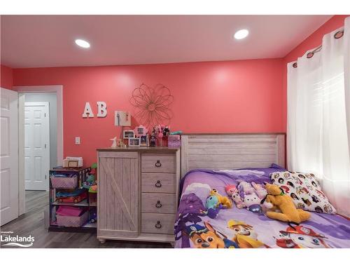 3132 Goldstein Road, Washago, ON - Indoor Photo Showing Bedroom