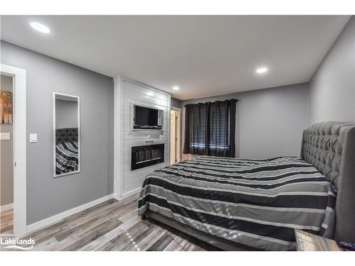 3132 Goldstein Road, Washago, ON - Indoor Photo Showing Bedroom