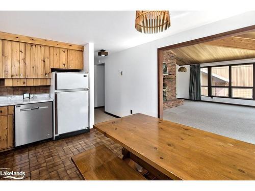 146 Campbell Crescent, The Blue Mountains, ON - Indoor Photo Showing Kitchen