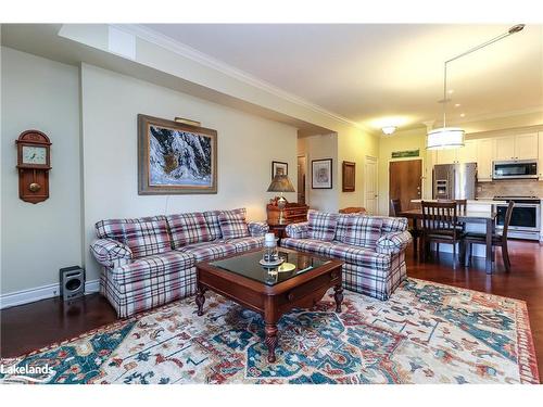 302-27 Beaver Street, Thornbury, ON - Indoor Photo Showing Living Room